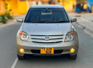 Toyota IST 2005 Silver