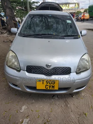 Toyota Vitz 2003 Silver