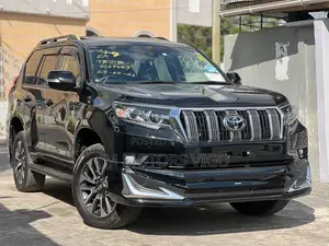 Toyota Land Cruiser Prado 2023 Black