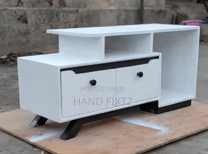 Min TV Stand