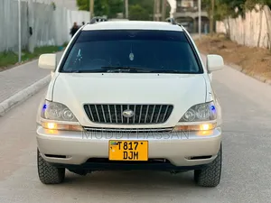 Toyota Harrier 2004 White