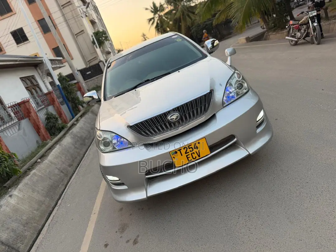 Toyota Harrier 2005 Silver
