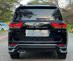 Toyota Land Cruiser 2023 Black