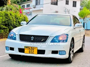 Toyota Crown Royale 2005 White