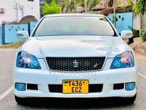 Toyota Crown Royale 2005 White