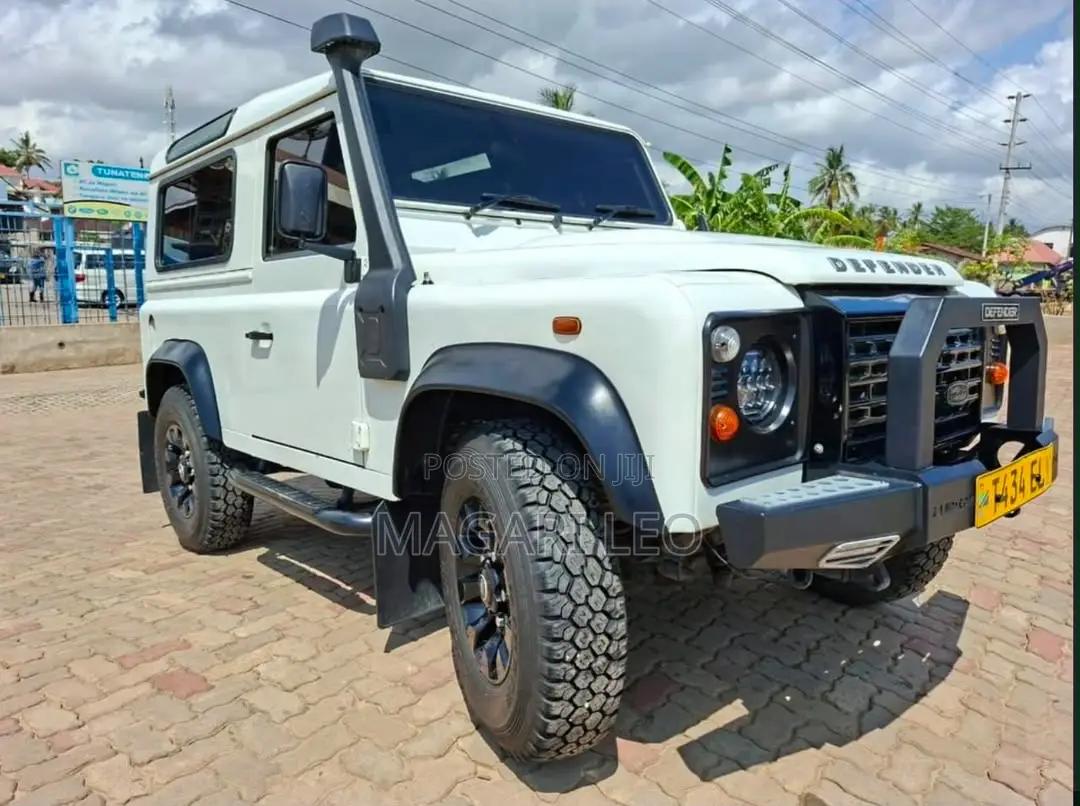 Land Rover Defender Puma 110 2.4 TD 2011 White