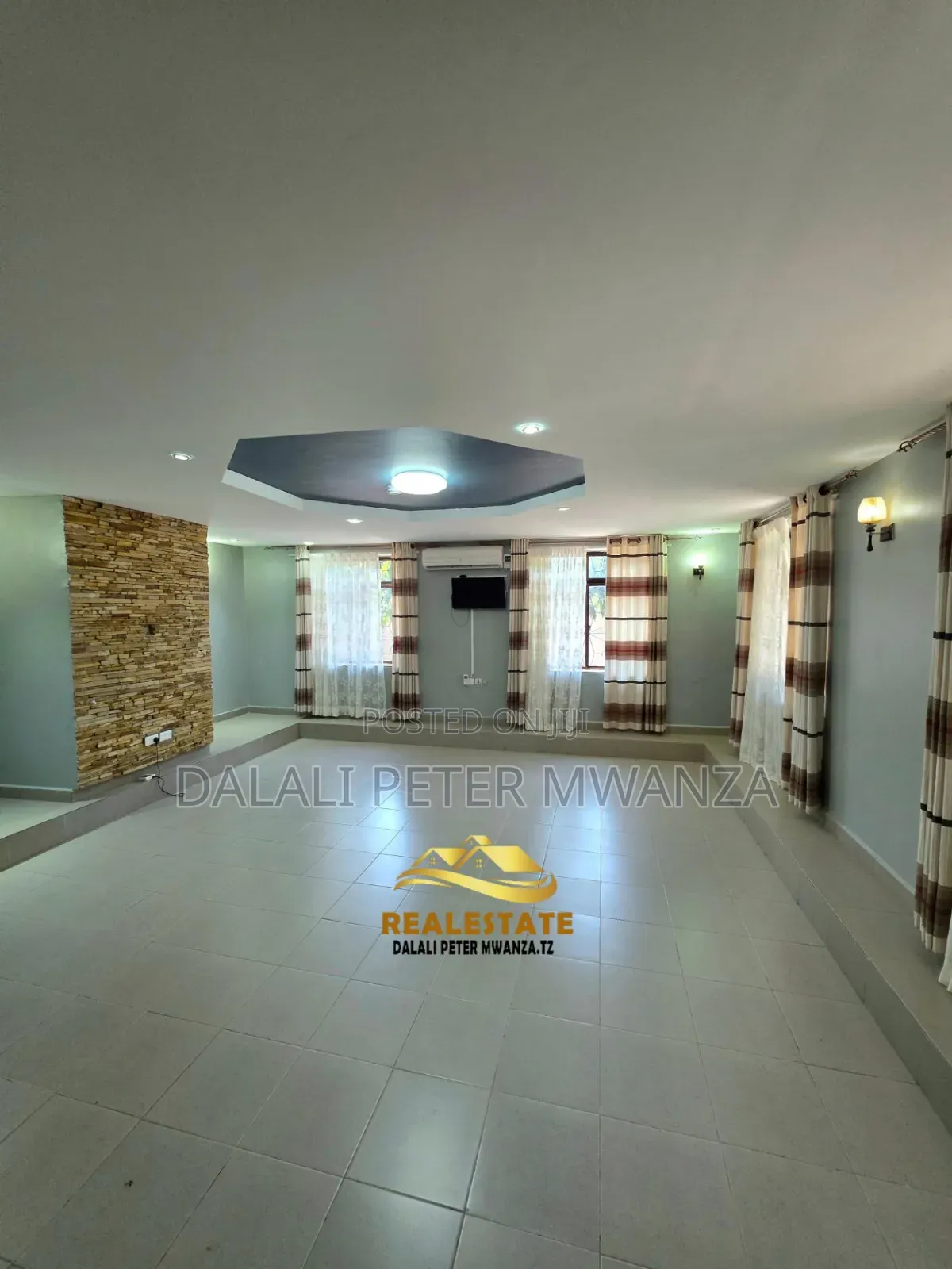 5bdrm Apartment in Rock City, Ilemela Ward for rent