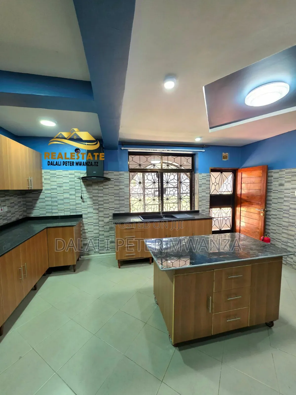 5bdrm Apartment in Rock City, Ilemela Ward for rent