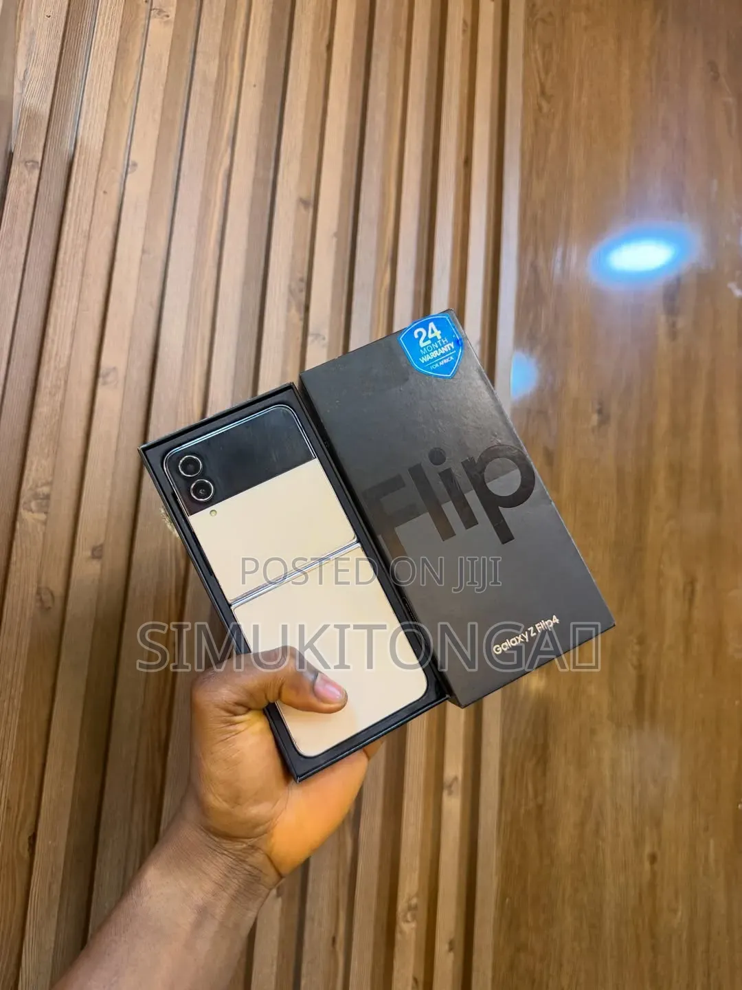 New Samsung Galaxy Z Flip4 256 GB
