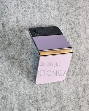 New Samsung Galaxy Z Flip4 256 GB