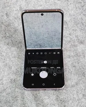 New Samsung Galaxy Z Flip4 256 GB