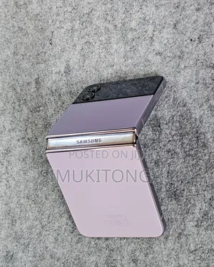 New Samsung Galaxy Z Flip4 256 GB