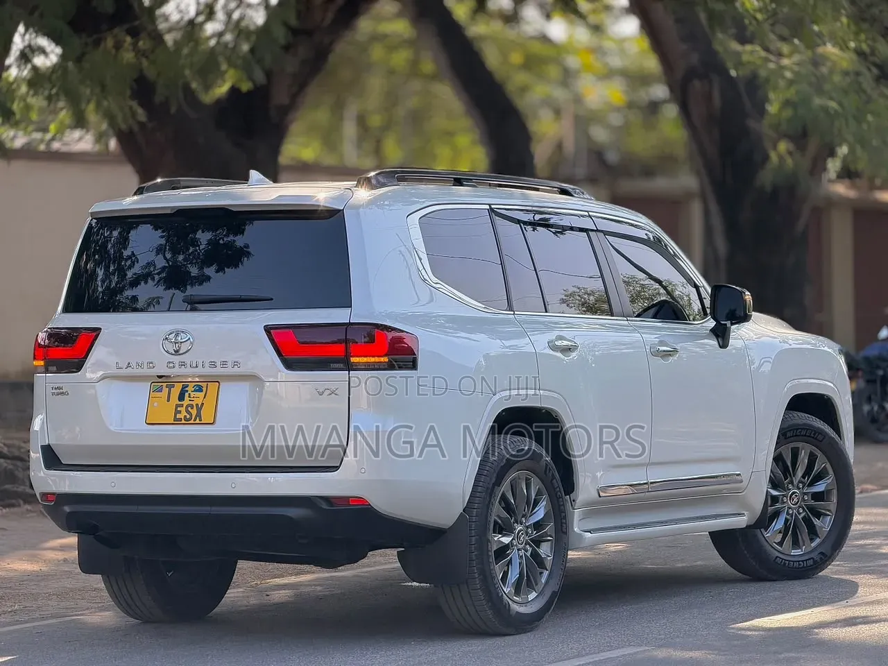 Toyota Land Cruiser 2023 White