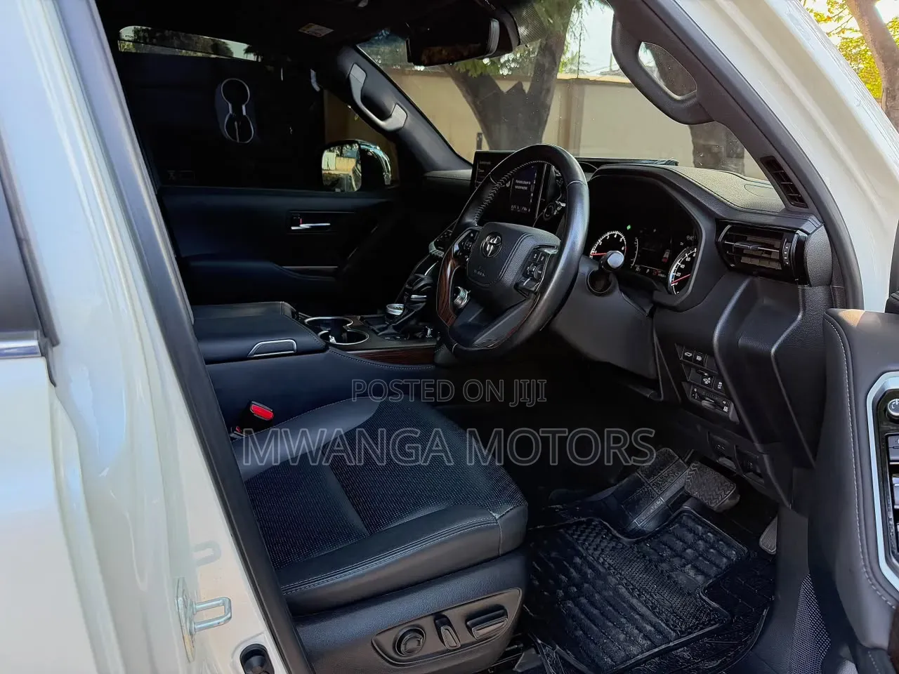 Toyota Land Cruiser 2023 White