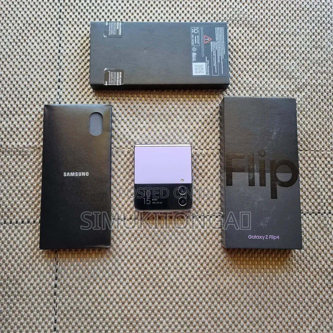 New Samsung Galaxy Z Flip4 256 GB