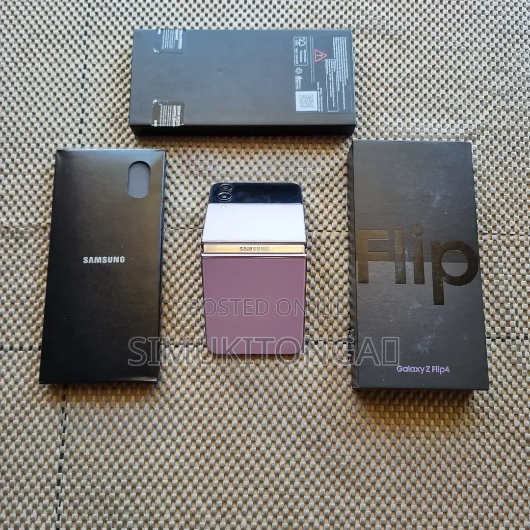 New Samsung Galaxy Z Flip4 256 GB