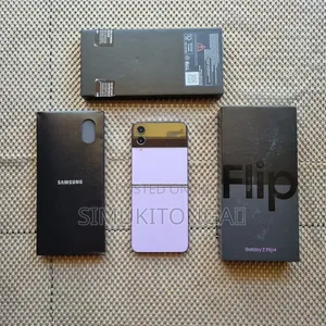 New Samsung Galaxy Z Flip4 256 GB