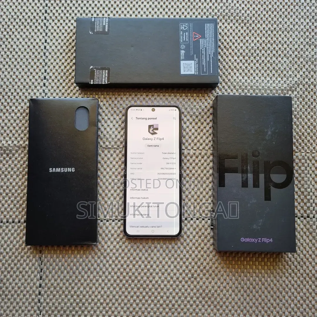 New Samsung Galaxy Z Flip4 256 GB