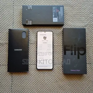 New Samsung Galaxy Z Flip4 256 GB