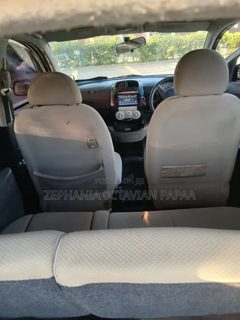 Toyota Passo 2004 Silver
