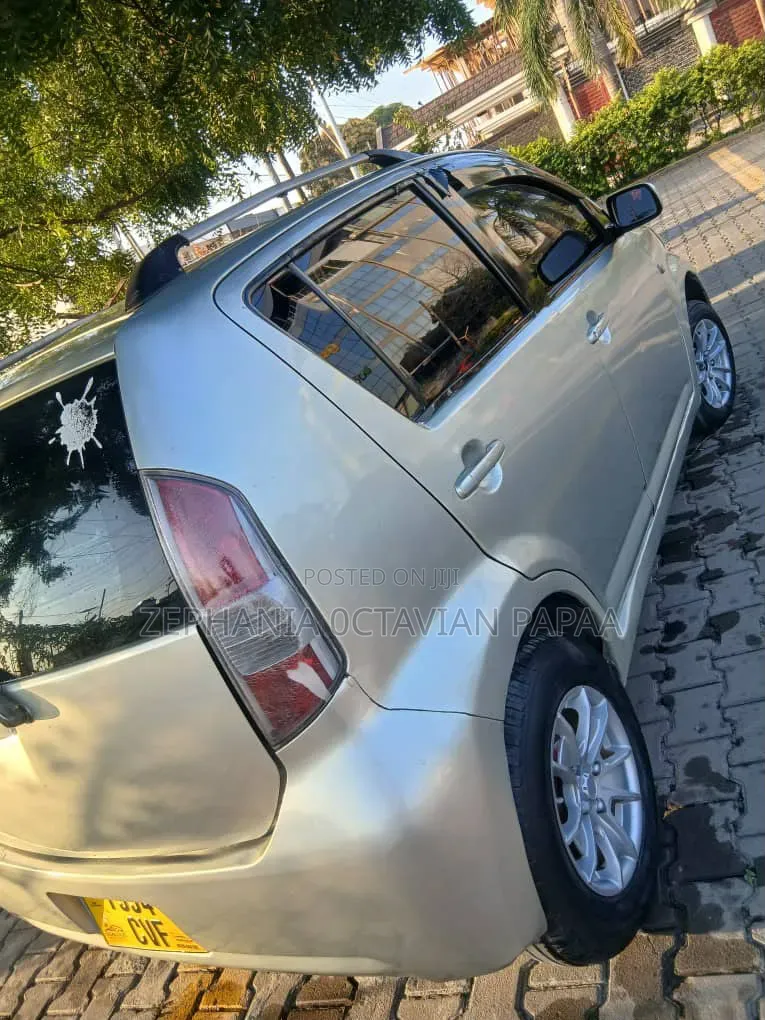 Toyota Passo 2004 Silver