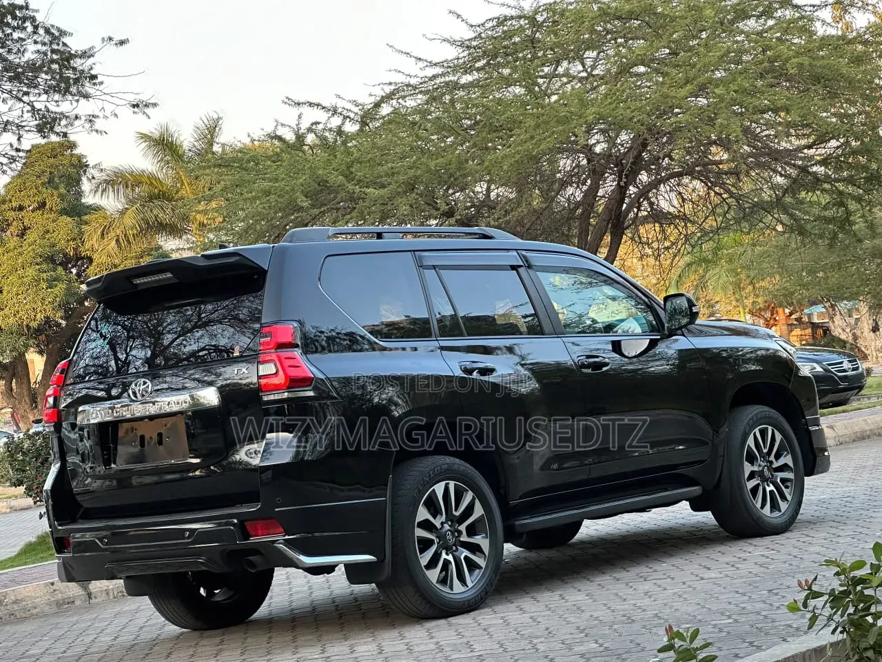 Toyota Land Cruiser 2023 Green