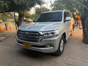 Toyota Land Cruiser 4.5 V8 DLX 2013 White