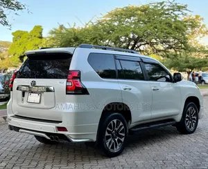 Toyota Land Cruiser Prado 2021 White