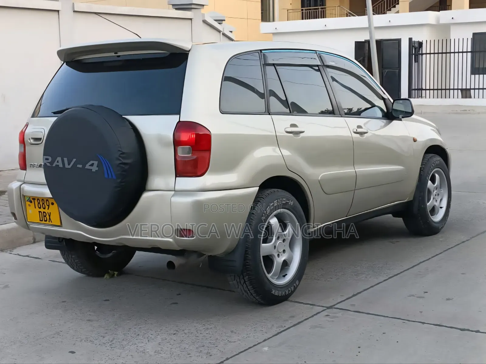 Toyota RAV4 Automatic 2003 Gold