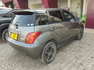 Toyota IST 2004 Gray