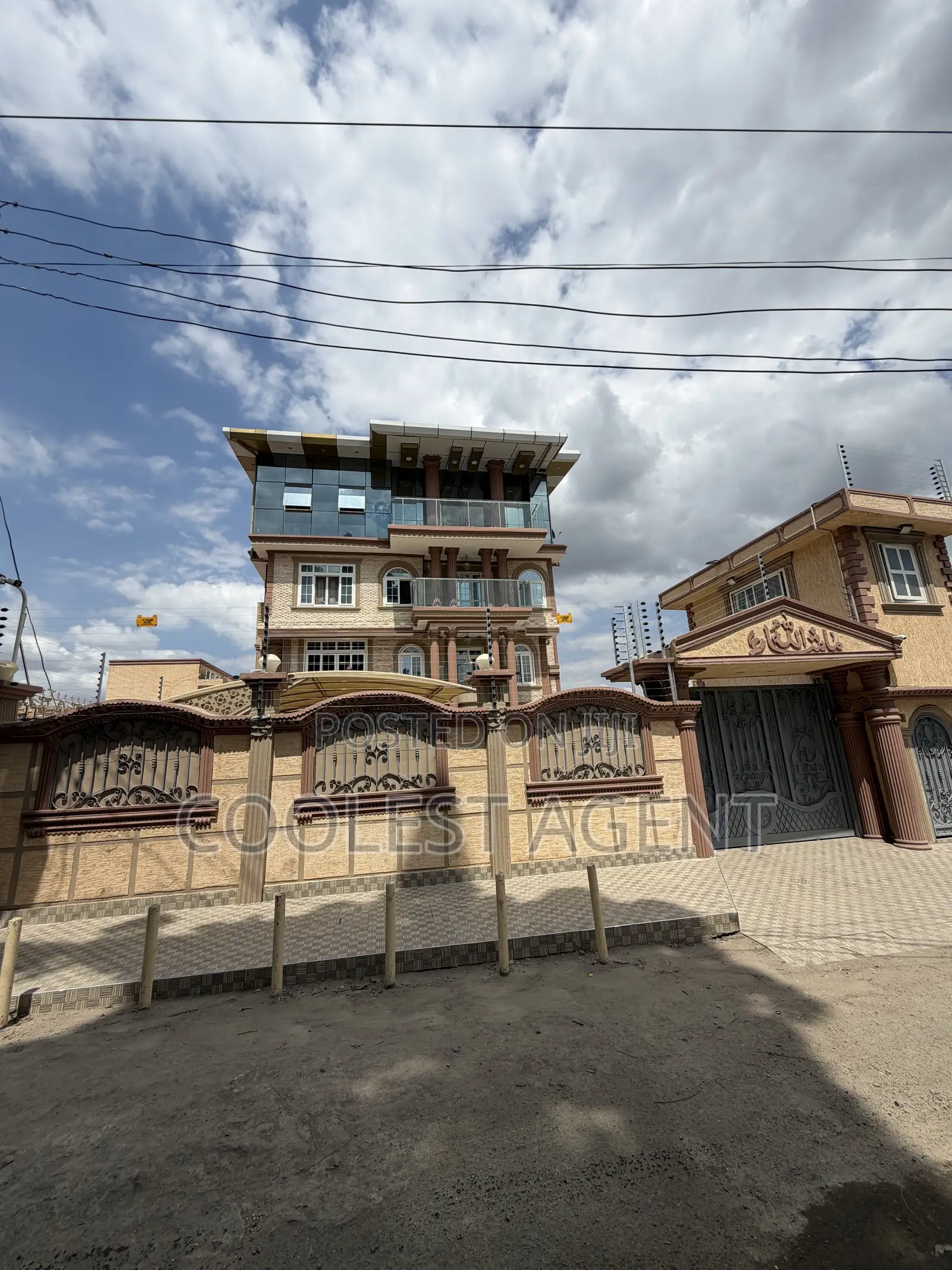 10bdrm Duplex in Coolest Estate, Kinondoni for sale