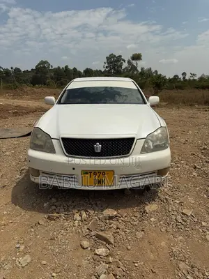 Toyota Crown 2006 White