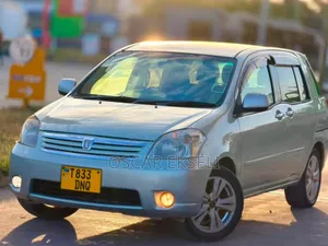 Toyota Raum 2005 Silver