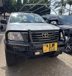 Toyota Hilux 2014 White