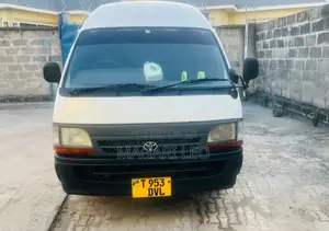 Toyota HiAce 2002 White