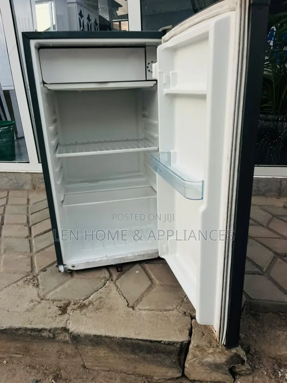 Refrigerator Liter 90