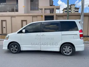 Toyota Noah 2.0 AWD (8 Seater) 2005 White