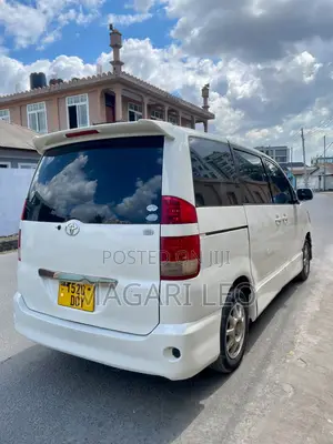 Toyota Noah 2.0 AWD (8 Seater) 2005 White