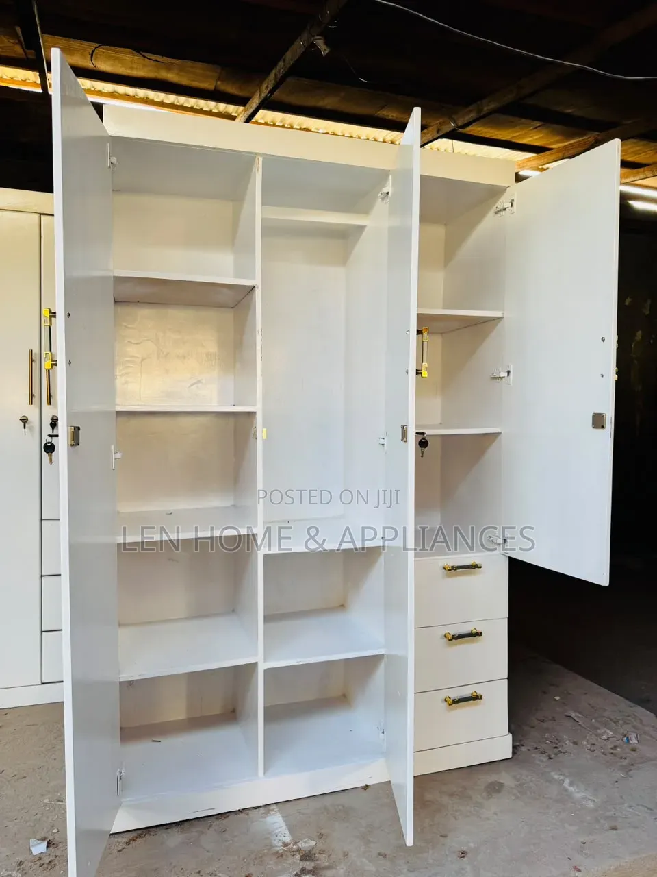 Kabat Milango Mitatu High Quality Color White