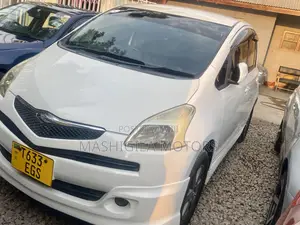 Toyota Ractis 2006 White