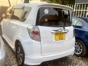 Toyota Ractis 2006 White