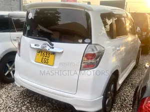 Toyota Ractis 2006 White