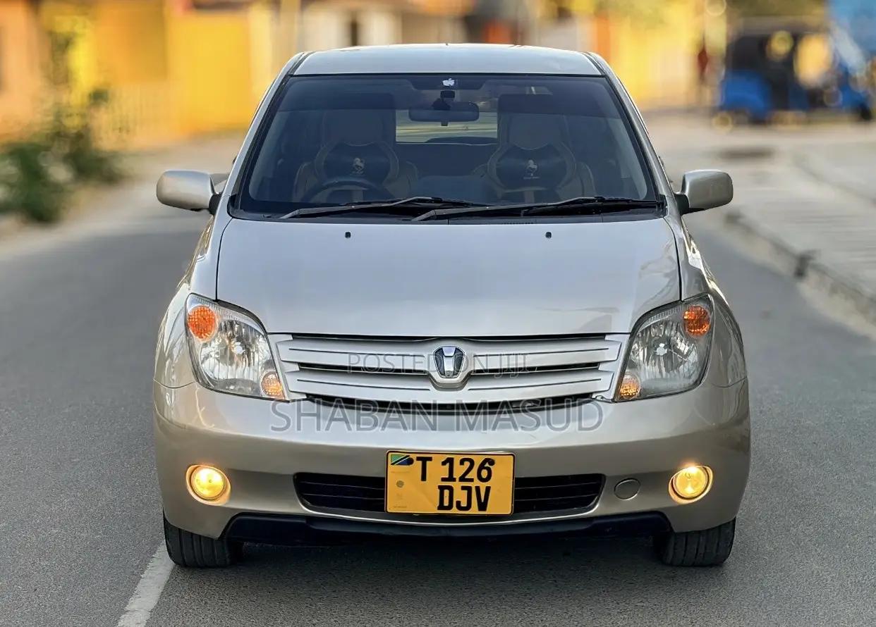 Toyota IST 2004 Teal