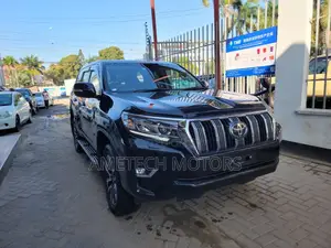 Toyota Land Cruiser Prado 2023 Black