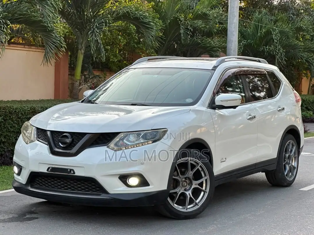 Nissan X-Trail 2.0 Petrol FWD 2015 White