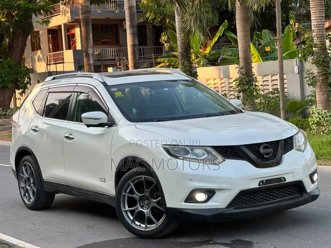 Nissan X-Trail 2.0 Petrol FWD 2015 White