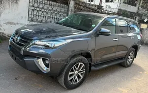 Toyota Fortuner 2019 Gray