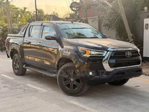 Toyota Hilux 2021 Black