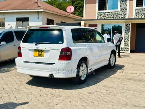 Toyota Kluger 2005 White