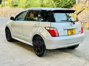Toyota IST 2005 Silver